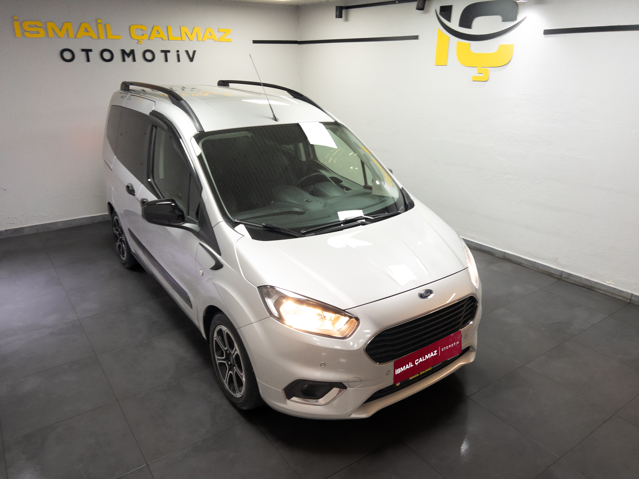 İkinci El FORD TOURNEO COURİER 2022, 2. El FORD TOURNEO COURİER Fiyat Listesi